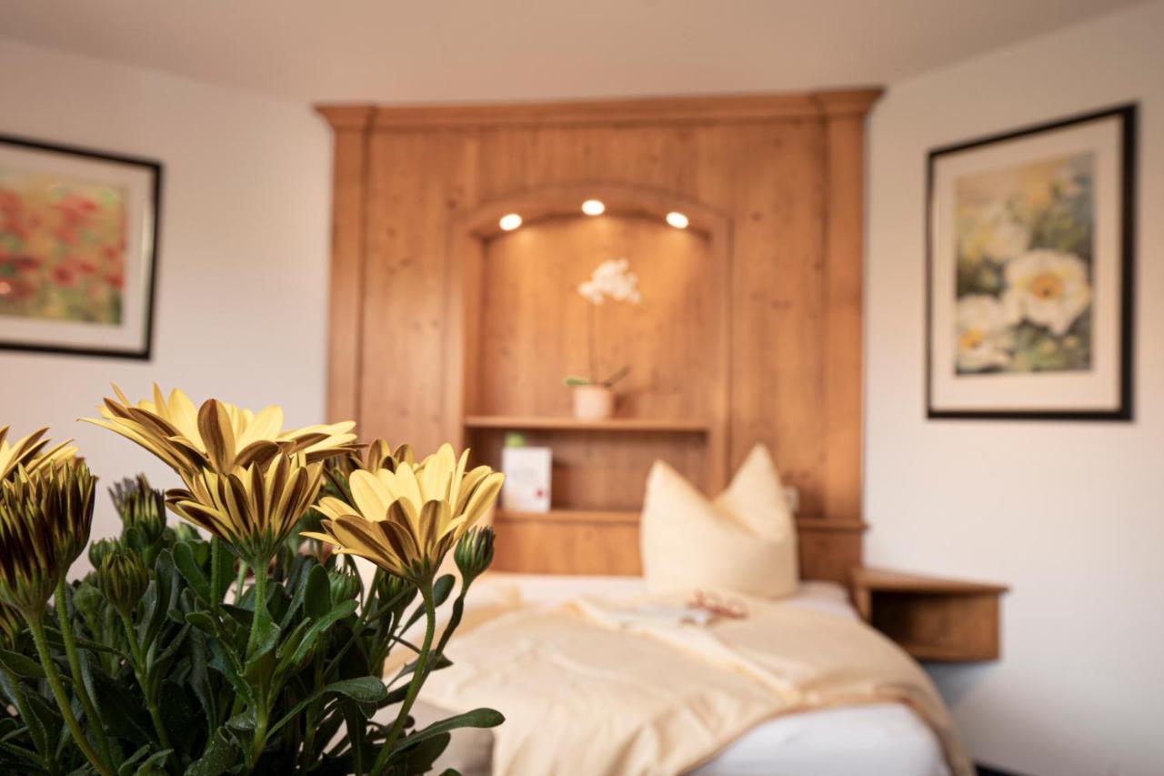 Hotel-Gasthof Der Wiesengrund บาดฮินเดลัง ภายนอก รูปภาพ